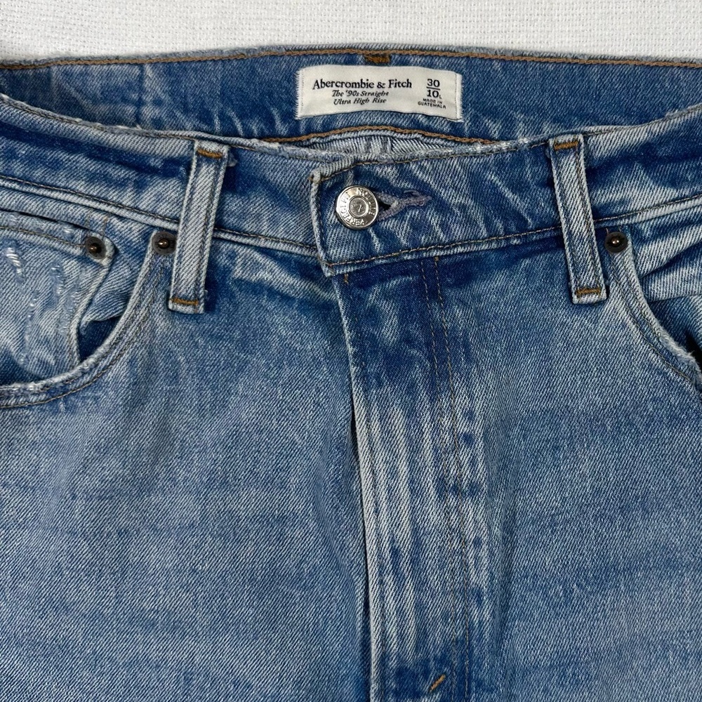 Abercrombie 90’s Straight Ultra High Rise 10 30 Mid Wash Cropped - Picture 2 of 5